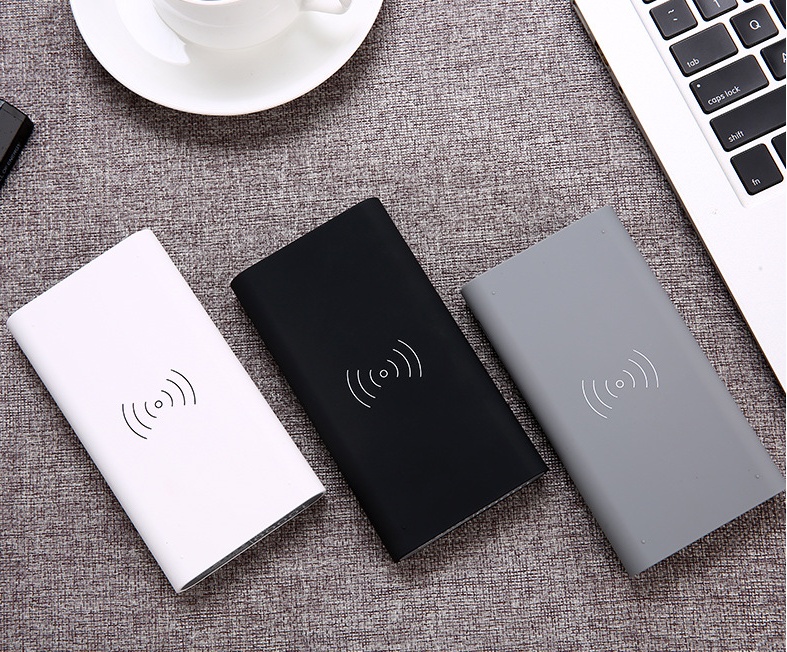 Three in one wireless charging treasure Universal mobile power large capacity charging treasure - Image 4