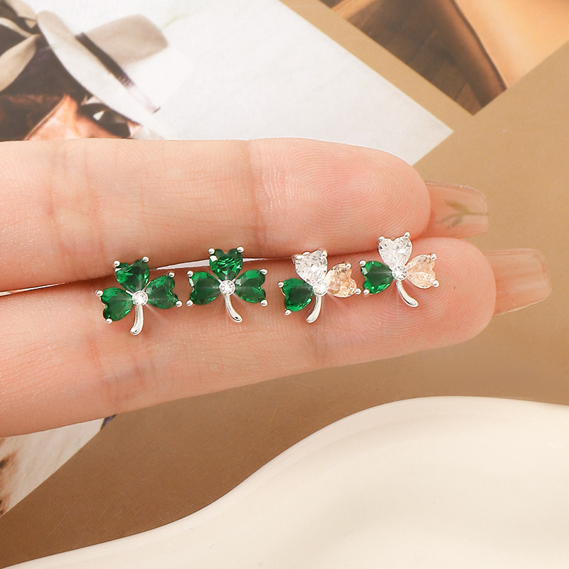 All-matching Women's Crystal Stylish Flower Earrings - Image 4