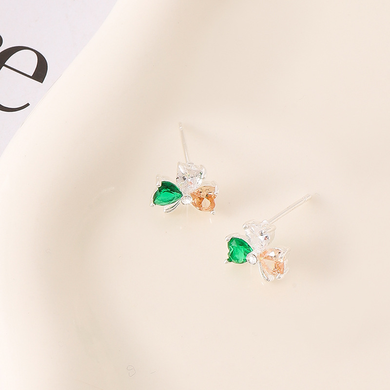 All-matching Women's Crystal Stylish Flower Earrings - Image 3