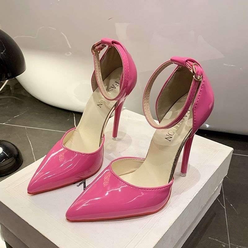 One-strap Covered-toe Sandals Large Size