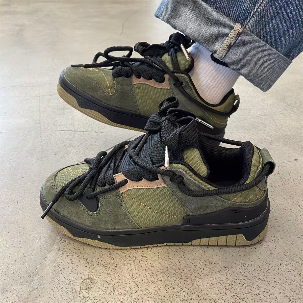 Men's Black Sporty Casual Platform Sneakers - Image 4